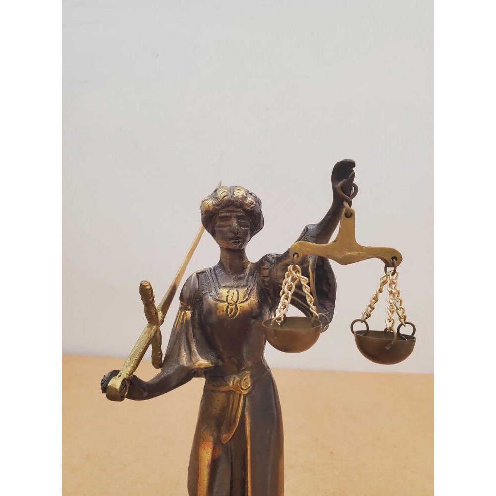 Bronze Sculpture Lady Justice Figurine - Statue , Gift for Lawyer - Themis - Picture 11 of 16
